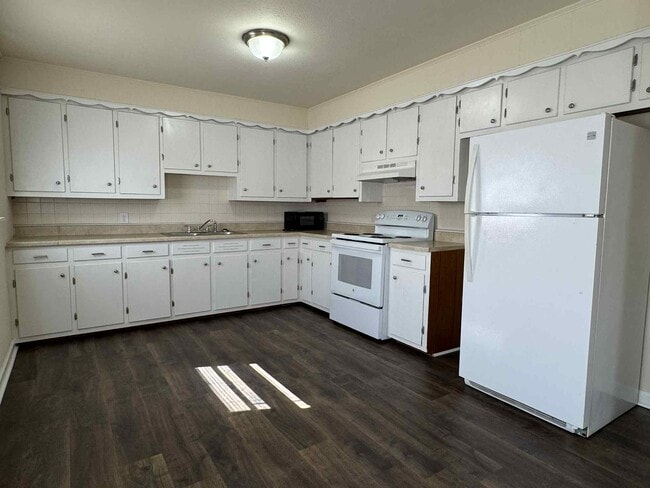 Building Photo - 2107 Southland St