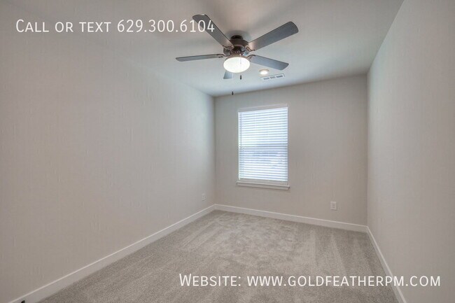 Building Photo - 2009 Walnut Ln