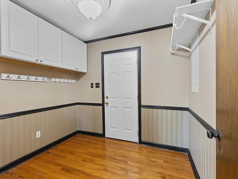 Building Photo - 1954 Celia Crescent