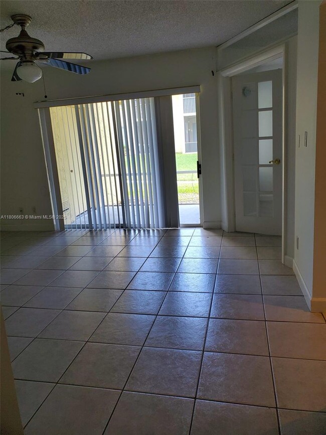 Building Photo - 1154 Coral Club Dr