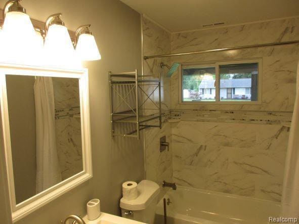 Building Photo - 2445 Northdale Dr