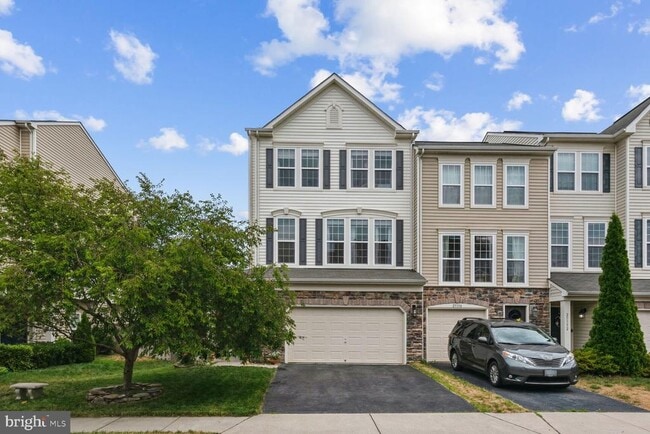 Building Photo - 25148 Sweet Myrtle Square