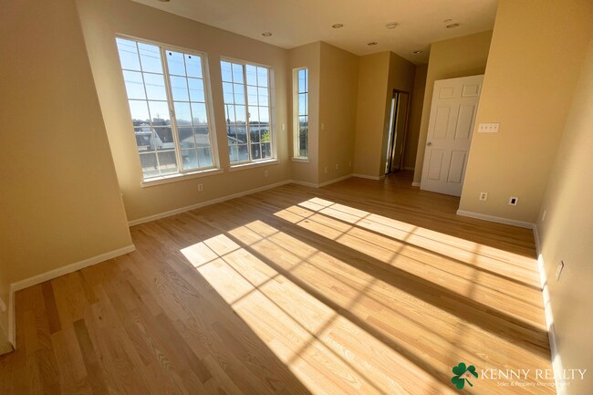 Building Photo - Spacious & Sunlit 5-Bedroom Retreat in the...