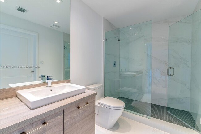 Building Photo - 400 Sunny Isles Blvd