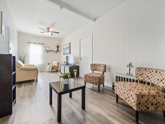 Building Photo - 17 Rhodes Ave