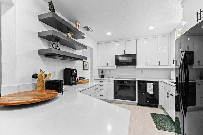 Building Photo - 1844 NW 42nd Ave