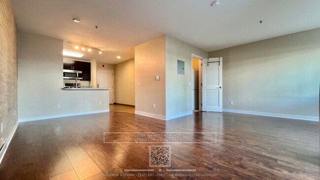 Building Photo - Sweet and Spacious studio with resort styl...