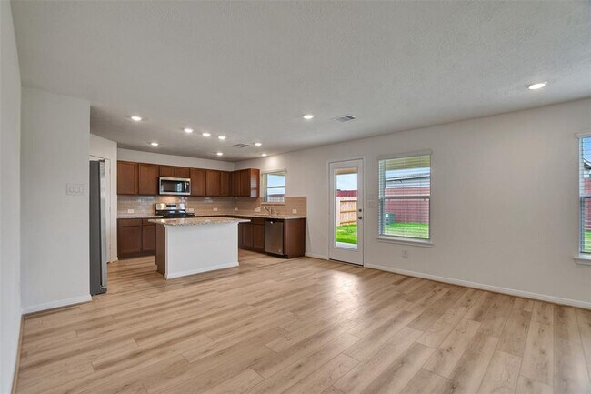 Building Photo - 18214 Sessile Oak Dr