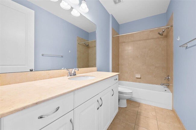 Building Photo - 10810 NW 74th Dr