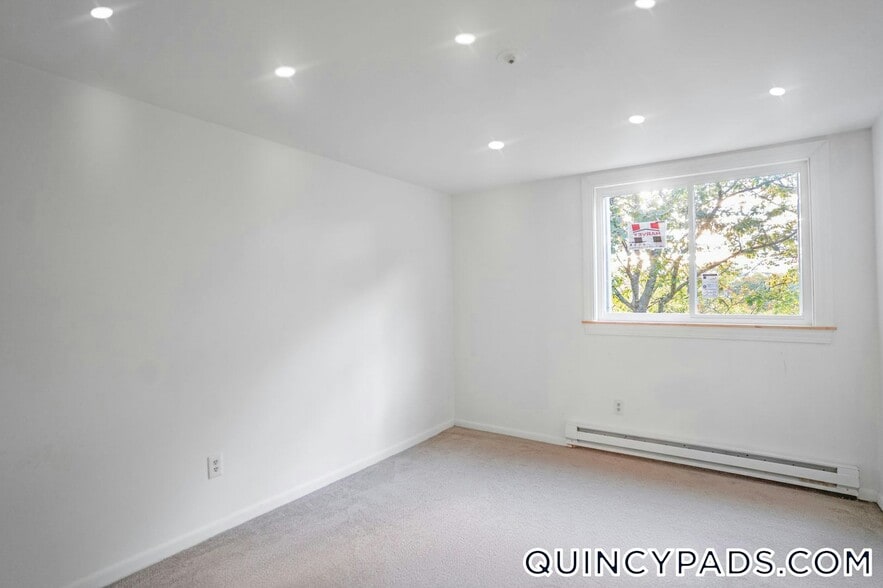 Building Photo - 59 Presidential Dr