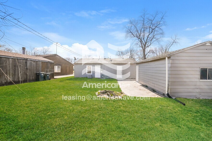 Building Photo - 1609 Koch St