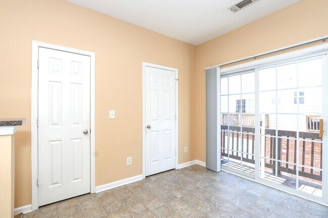 Building Photo - Weddington2664