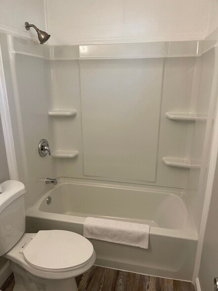 Building Photo - 2640 NE Indian River Dr