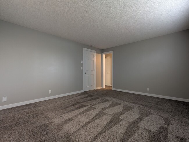 Building Photo - Beautiful Updated 3-Bed, 2-Bath Home In Thurston Area!