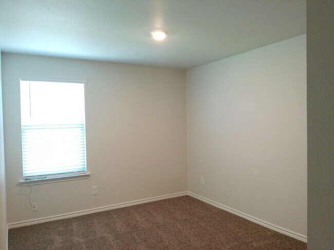 Building Photo - 7701 Lariat Toss Dr