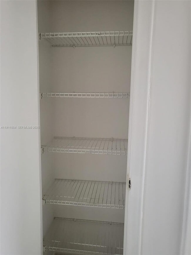 Building Photo - 2554 NW 52nd Ave