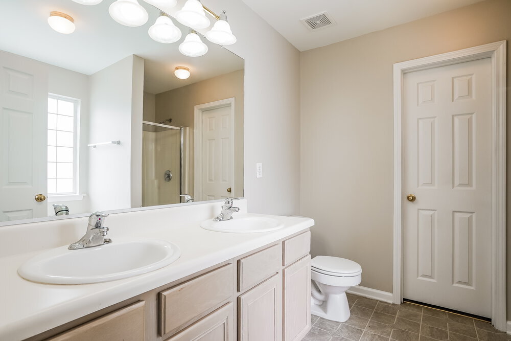 Building Photo - 5405 Kissimmee Ln