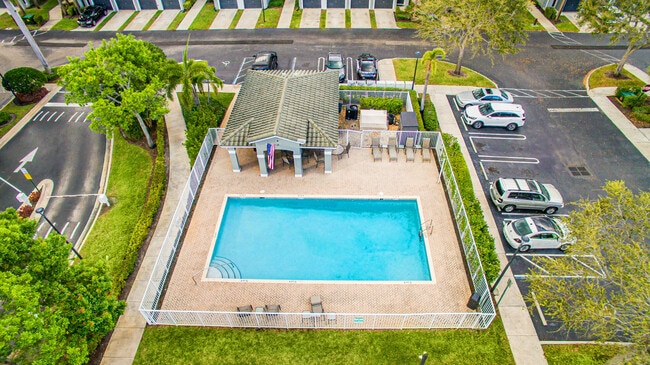 Building Photo - 3021 Grandiflora Dr