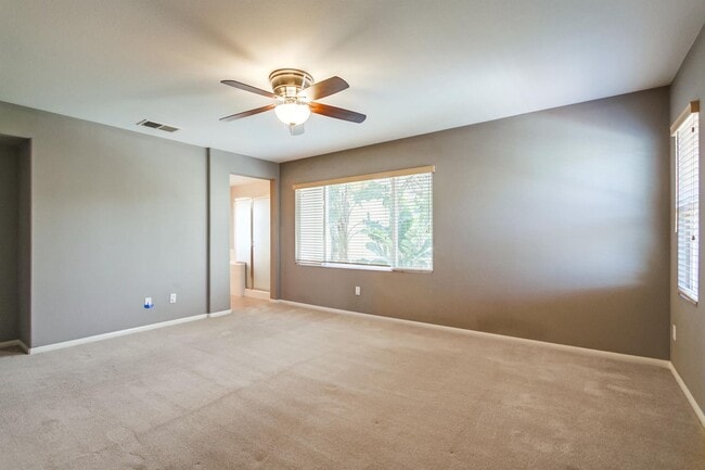 Building Photo - Beautiful 5 bedroom home in highly desired Carlsbad neighborhood