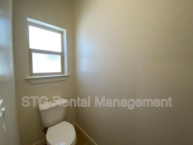 Building Photo - 767 W Scarlet Hill Dr