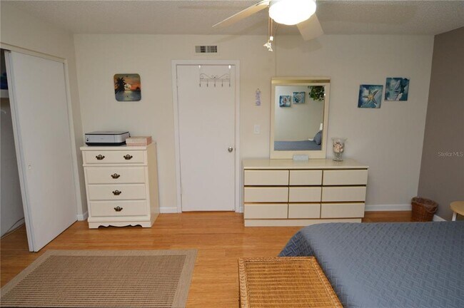 Building Photo - 12760 Indian Rocks Rd
