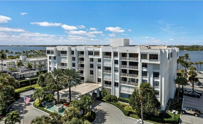 Building Photo - 2860 S Ocean Blvd