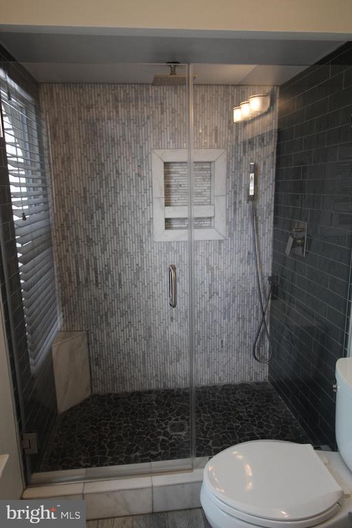 Building Photo - 6055 Meyers Landing Ct