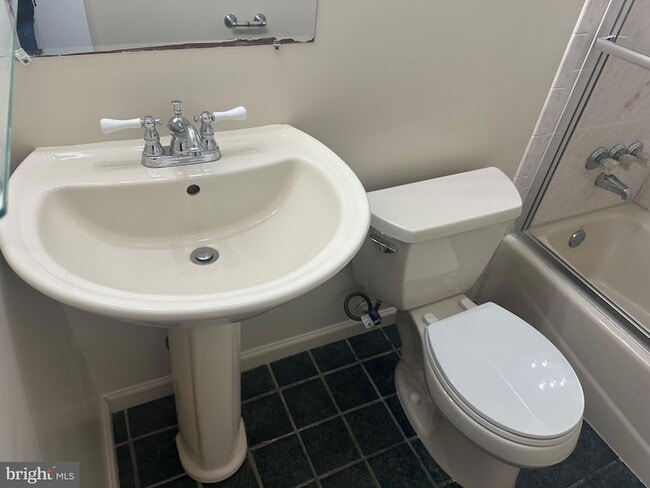 Building Photo - 8146 Larkin Ln