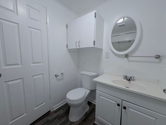 Building Photo - 9910 E 38 Terrace