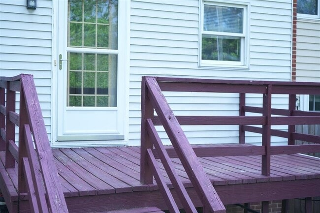 Building Photo - 832 Vine St