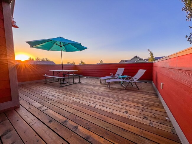 Building Photo - Charming Downtown Retreat: A Unique Blend ...