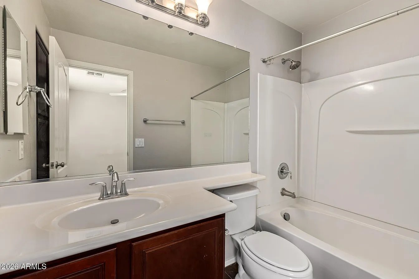 Building Photo - 2026 N 78th Glen