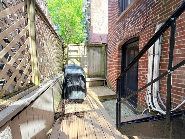 Building Photo - 41 Pinckney St