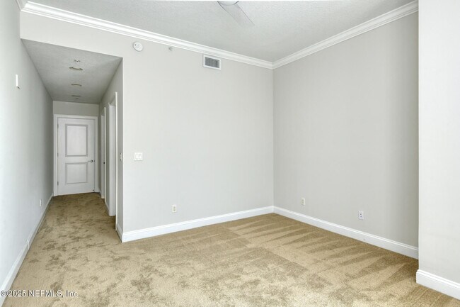 Building Photo - 1431 Riverplace Blvd