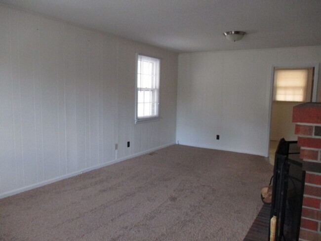 Building Photo - 112 Ramona Ave