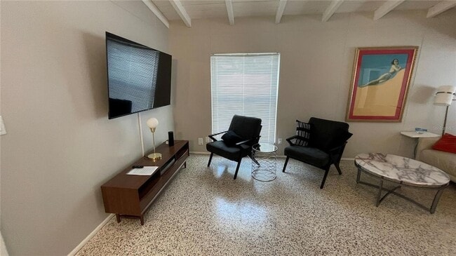 Building Photo - 2832 Bay St