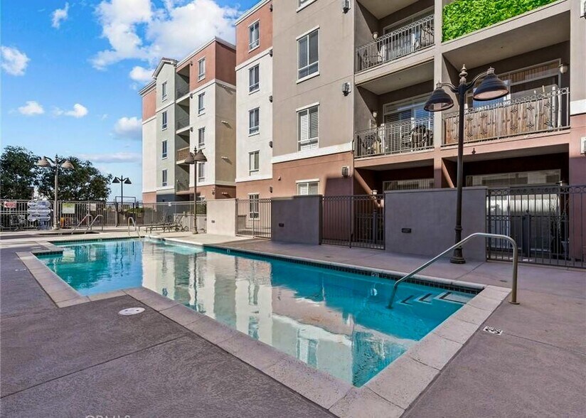 Building Photo - 3750 Santa Rosalia Dr
