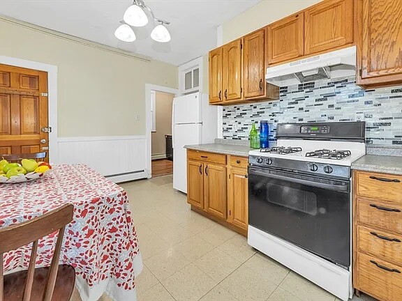 Building Photo - 6 Priesing St