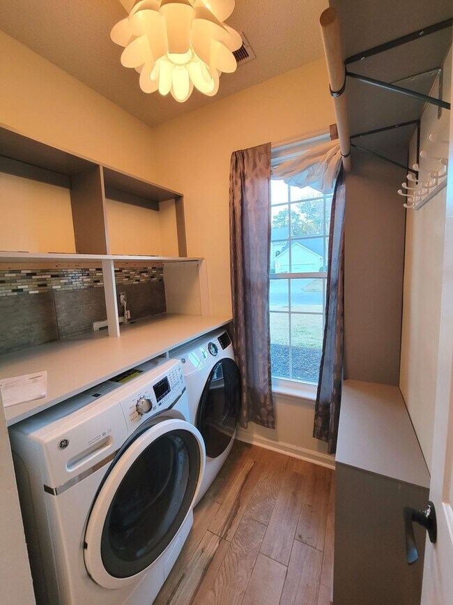 Building Photo - Stunning four bedroom in Charleston National on large lot - Mt. Pleasant