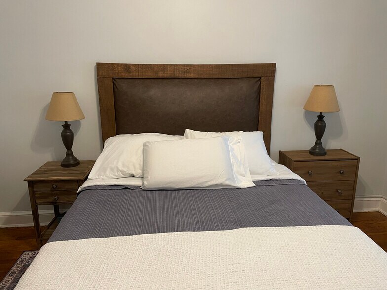 Building Photo - 2613 39th St NW