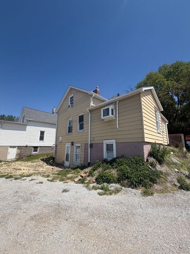 Building Photo - Quaint one bedroom Home!