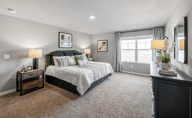 Building Photo - 2569 SE Hawkins Ave