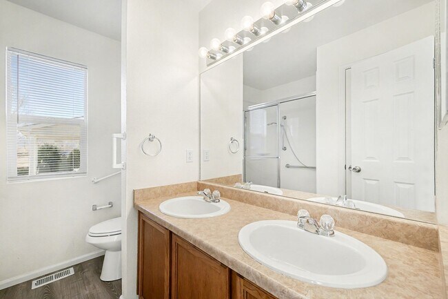 Building Photo - Freshly Updated 3-Bedroom Home Near Ft. Carson – Move-In Ready!