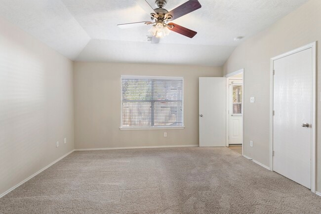 Building Photo - 31 Bark Bend Pl