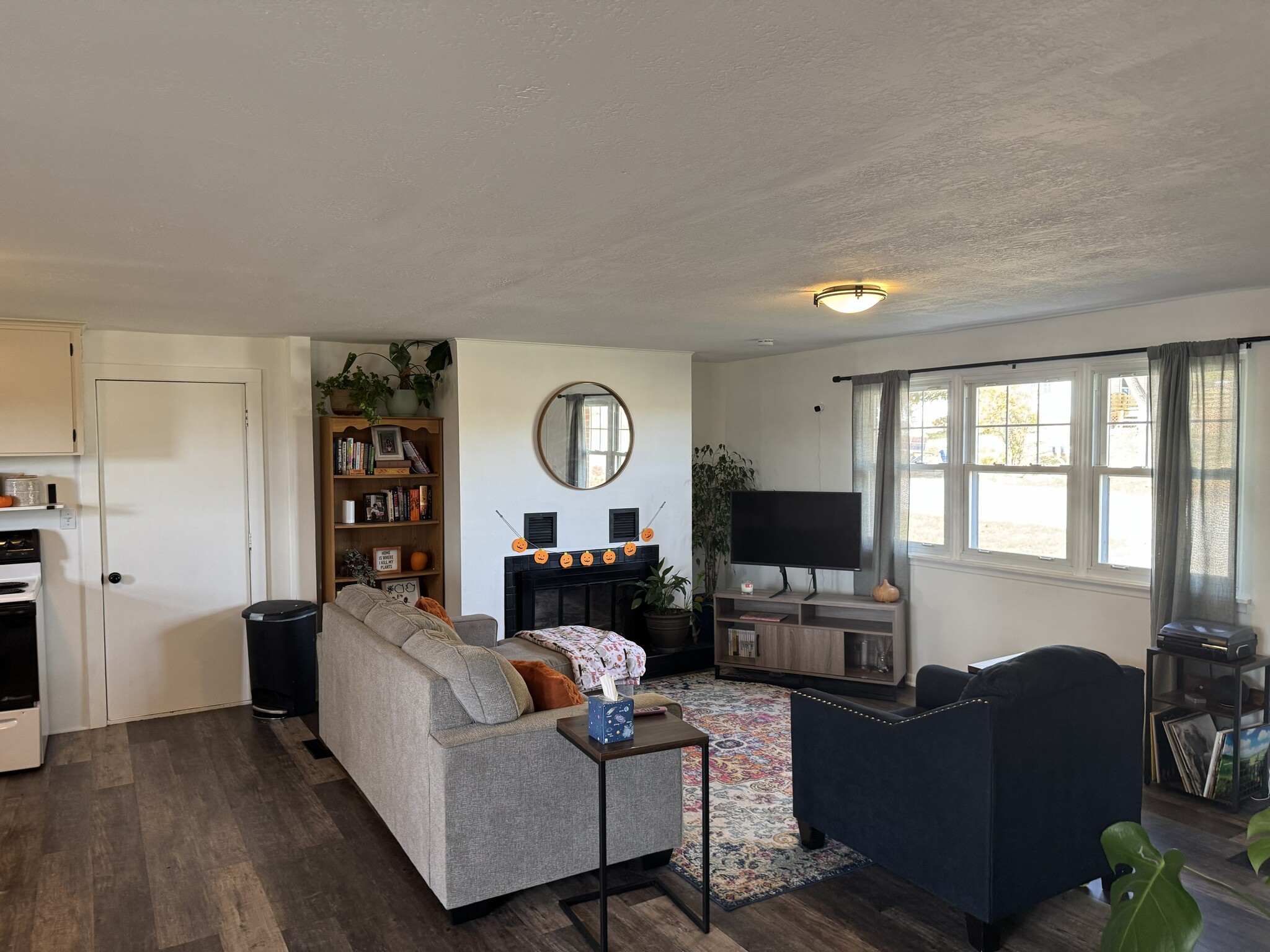 Building Photo - 405 5th St