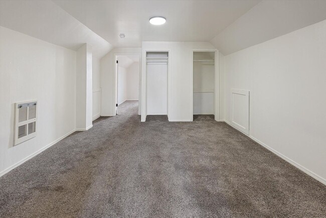 Building Photo - 1113 W Montgomery Ave