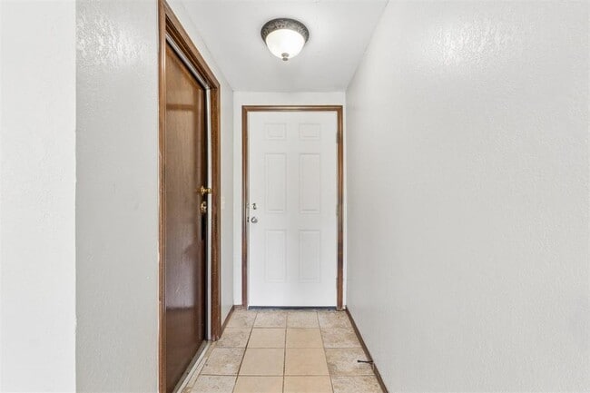 Building Photo - 2905 SW 82nd St