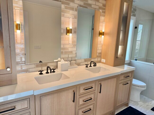 Building Photo - 18 Englewood Rd