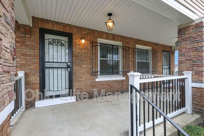 Building Photo - 618 Lilley Ave