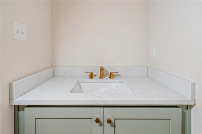 Building Photo - 5486 End Vlg